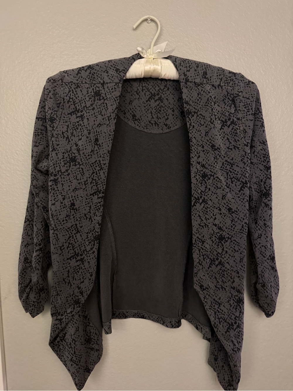 Gray Patterned Open-Front Women’s Blazer